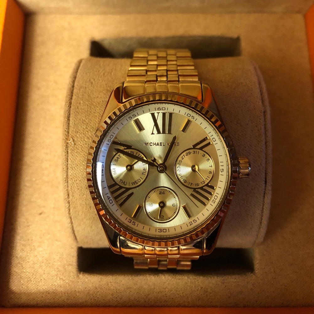 MICHAEL KORS 5808 Lexington Gold-Tone Ladies Watch